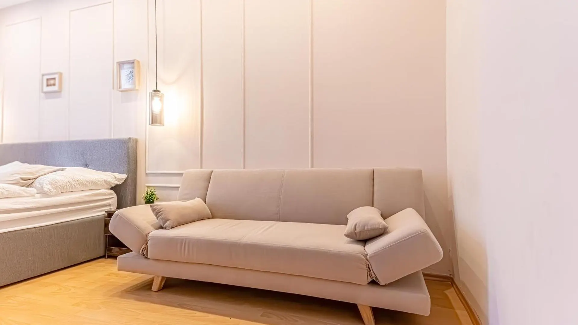 Tranquil 1Br Apartment Near The Heart Of Viena